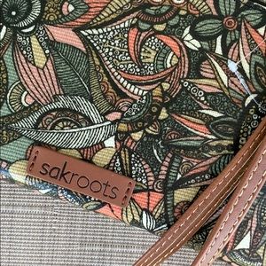 Sakroots Large Phone Crossbody/Wallet/wristlet